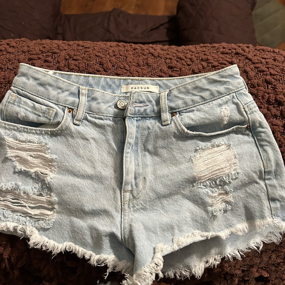 Pacsun light washed Jean shorts size 24